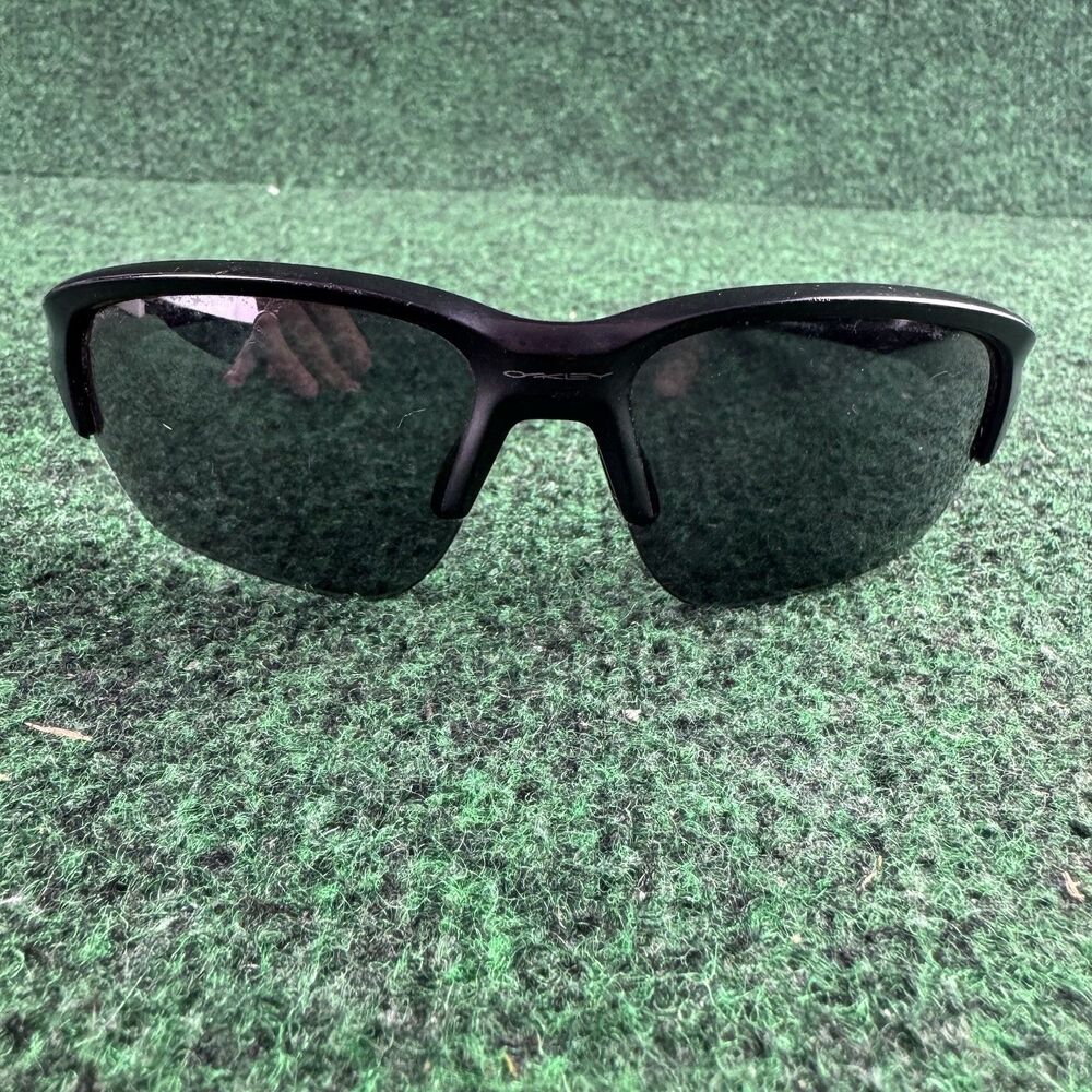 Oakley Flak Beta Men’s Sport Sunglasses Polarized Gray Lens Black OO9363-0164